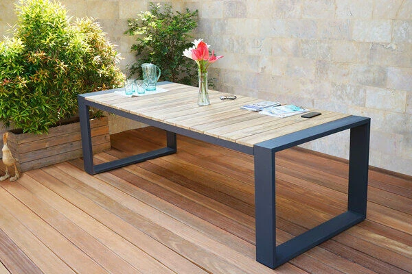 OUTFLEXX Kona Esstisch, Dark Grey/natur, Alu/recycled FSC®-Teak, 240x100x76cm, Rustikal Gebürstet, U-Gestell 3 OUTFLEXX Kona Esstisch, Dark Grey/natur, Alu/recycled FSC®-Teak, 240x100x76cm, Rustikal Gebürstet, U-Gestell