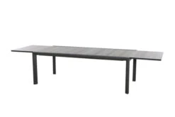 SIENA GARDEN Gomera II/Kingston Esstischgarnitur, Matt Graphit/grau/wood Look, Alu/Teak/Keramik/Texfabric, Tisch 220/340x108 Cm, 6 Stapelsessel -Dopple Geschaft 22065 8.jpg