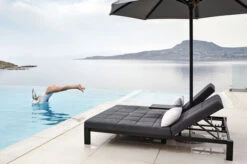 OUTFLEXX Twin Doppelliege, Sooty/marble, Alu/Sunbrella, 196 X 161 X 34 Cm, Rückenlehne Verstellbar, Inkl. Beistelltisch Und 1x Rückenkissen -Dopple Geschaft 23469 03.jpg