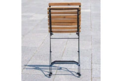 OUTFLEXX Sitzgruppe, Natur/schwarz, Stahl/FSC-Akazienholz, Ø 90 Cm, 2 Klappstühle, Pulverbeschichtet, Geölt -Dopple Geschaft 23886 06.jpg