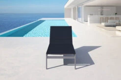 OUTFLEXX Rollliege, Schwarz, Edelstahl/Textilene, Verstellbare Rückenlehne, 212x71x36cm -Dopple Geschaft 7100 1 2 CGI.jpg