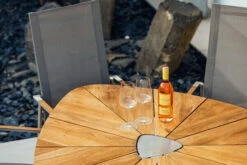 DIAMOND GARDEN Lyon Triangel Esstisch, Edelstahl/Recycled Teak, 150x 150 Cm -Dopple Geschaft 8 21210.jpg